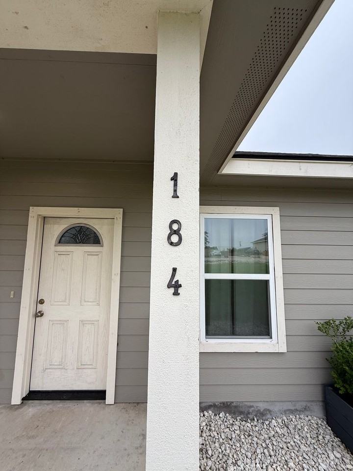 184 Crestview Ln - Photo 4 of 27