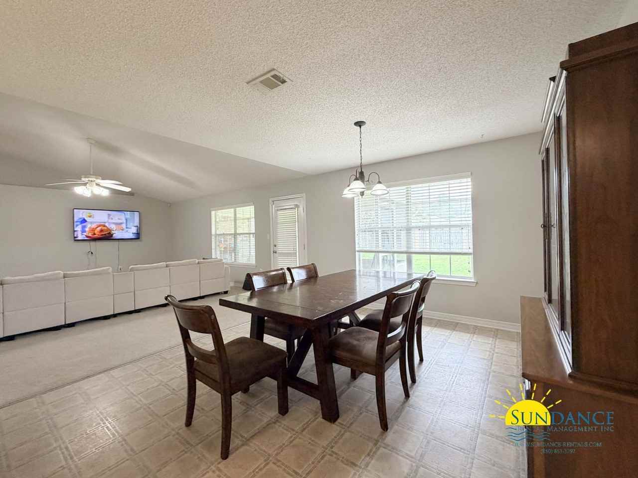 2165 Castle Grove Dr - Photo 4 of 21