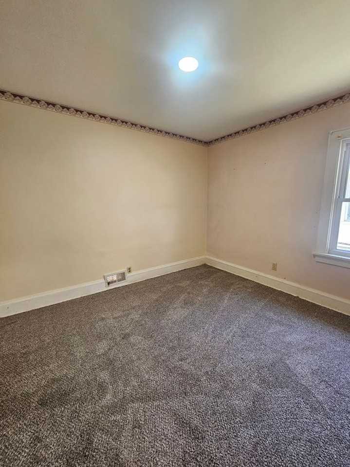 1169 Weiser Ave - Photo 4 of 15
