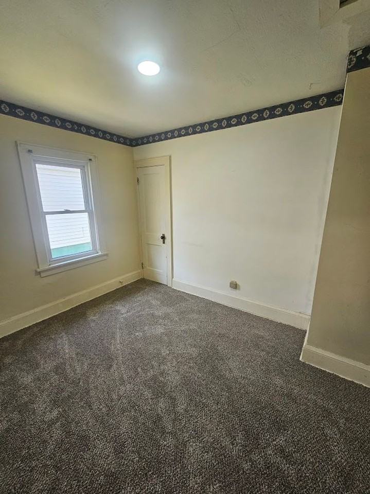 1169 Weiser Ave - Photo 7 of 15