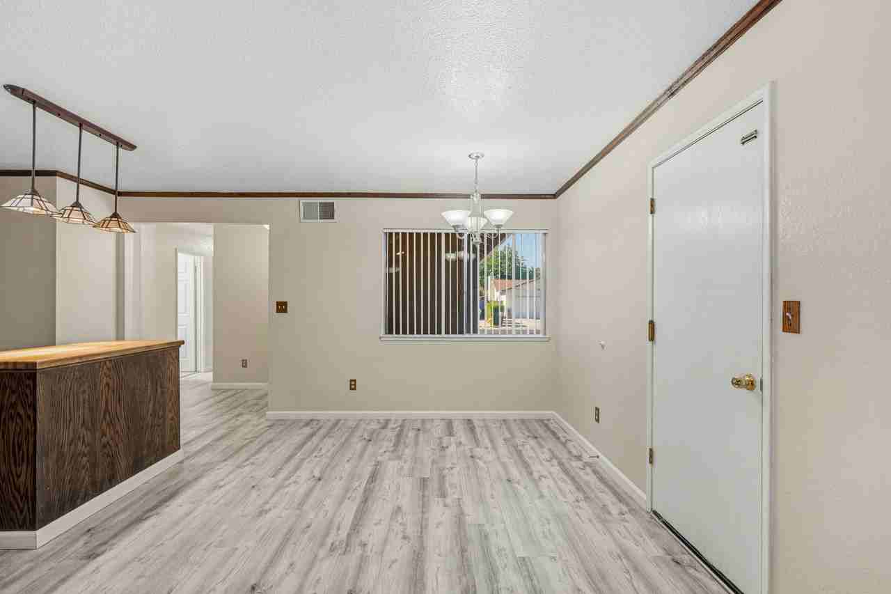2025 Sweetwater Dr - Photo 6 of 29
