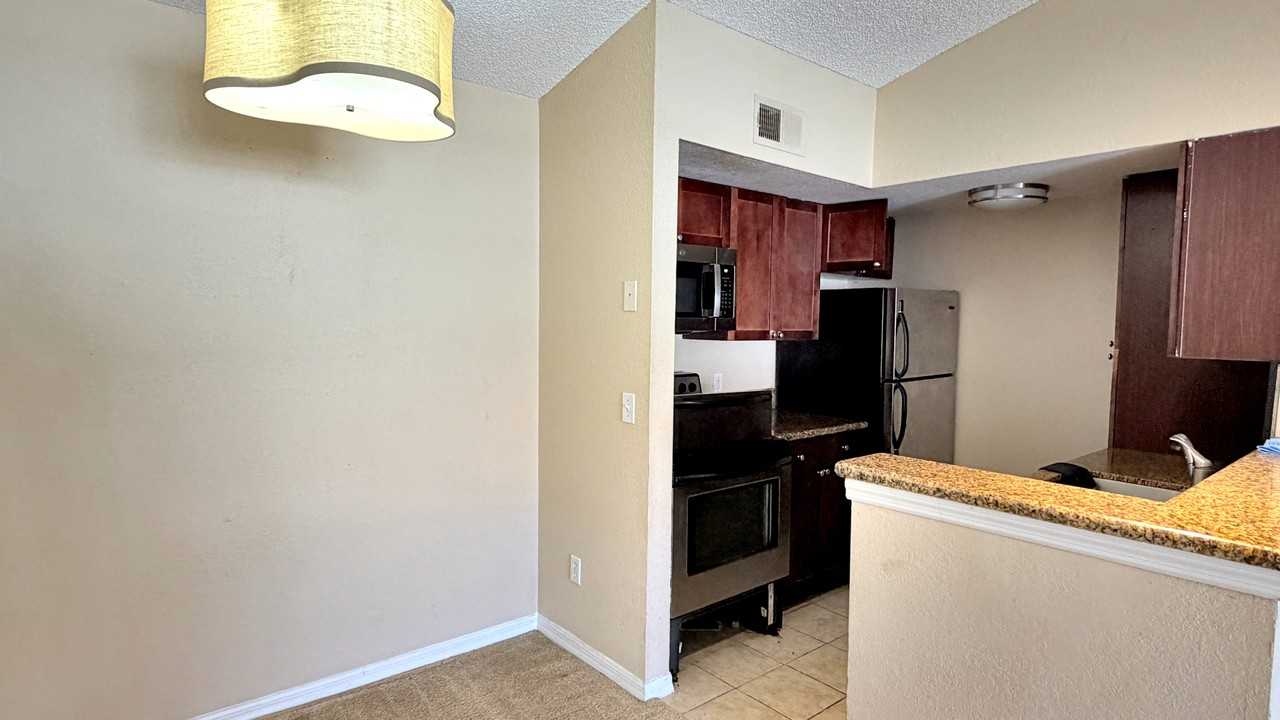 5144 Conroy Road - 1Unit 1033 #1 - Photo 4 of 17