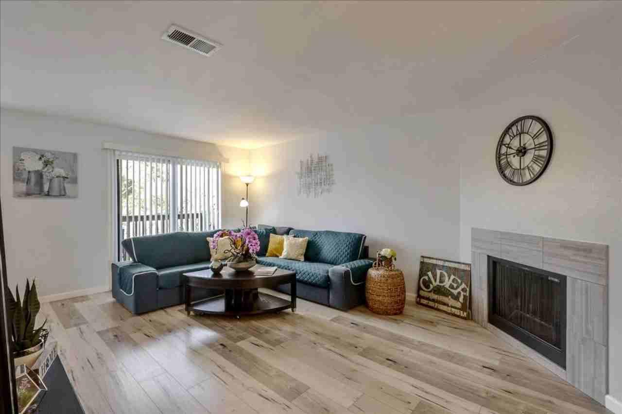 943 Ridgeview Ct #2A - Photo 2 of 8