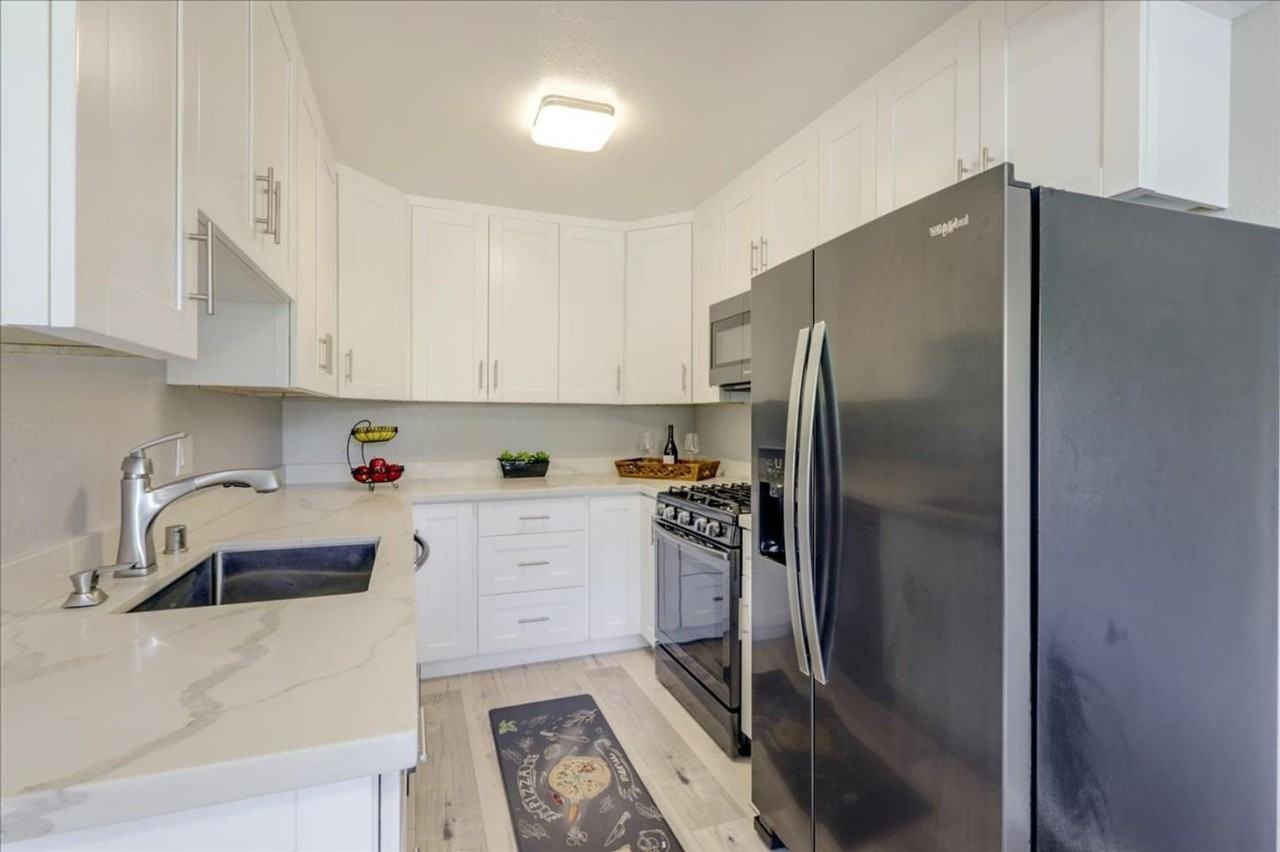 943 Ridgeview Ct #2A - Photo 4 of 8