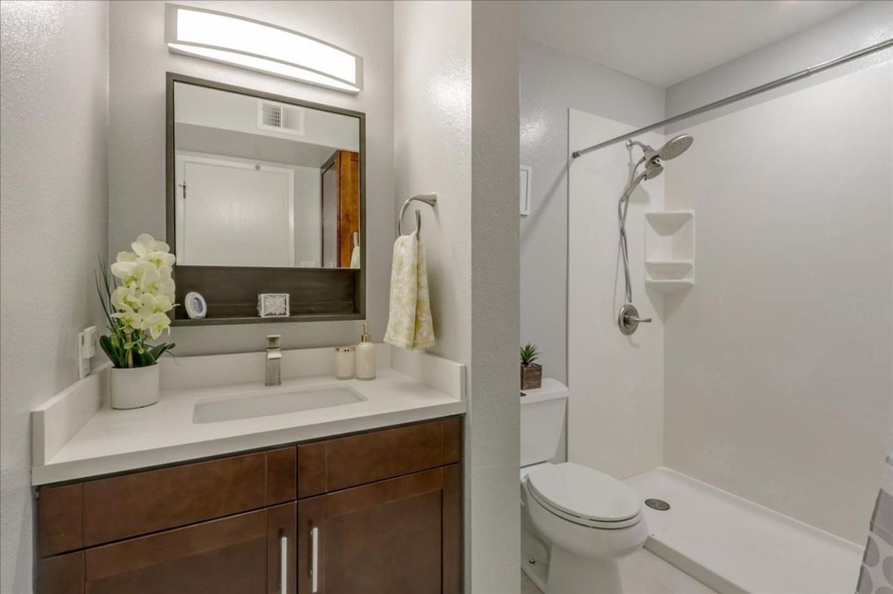 943 Ridgeview Ct #2A - Photo 5 of 8
