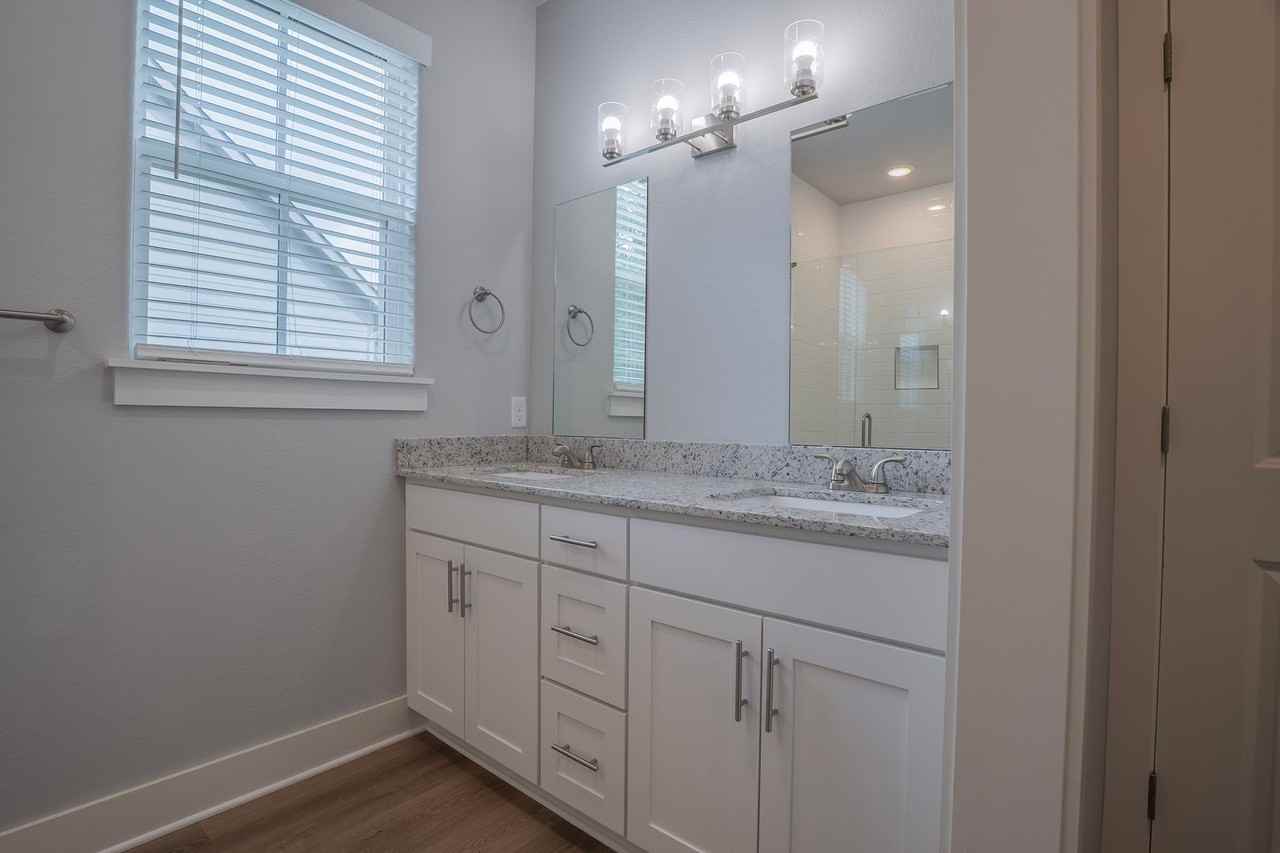 953 S Waxflower Ave - Photo 3 of 24