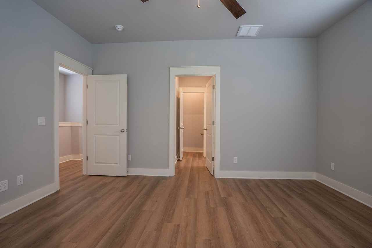 953 S Waxflower Ave - Photo 5 of 24