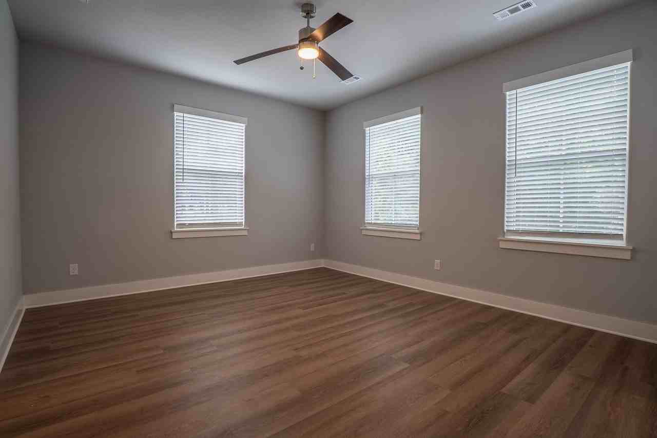 953 S Waxflower Ave - Photo 7 of 24