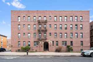 featured image of 44 34th St