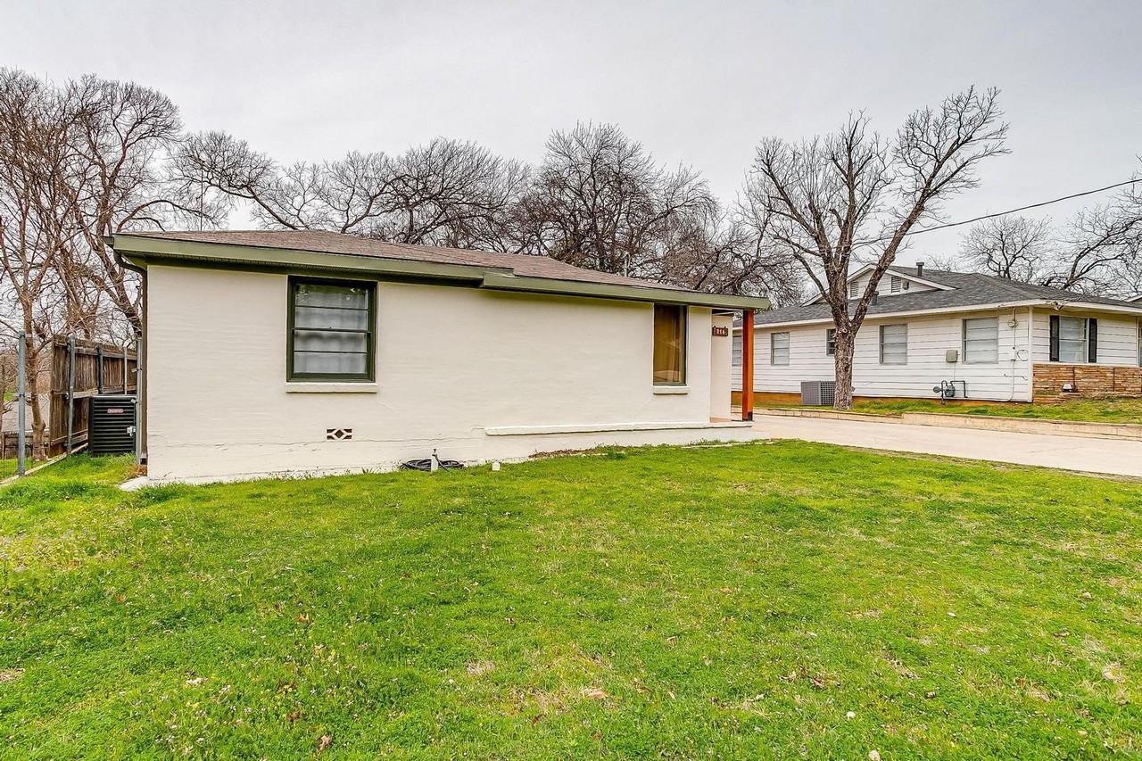 216 Westfork Dr - Photo 3 of 22