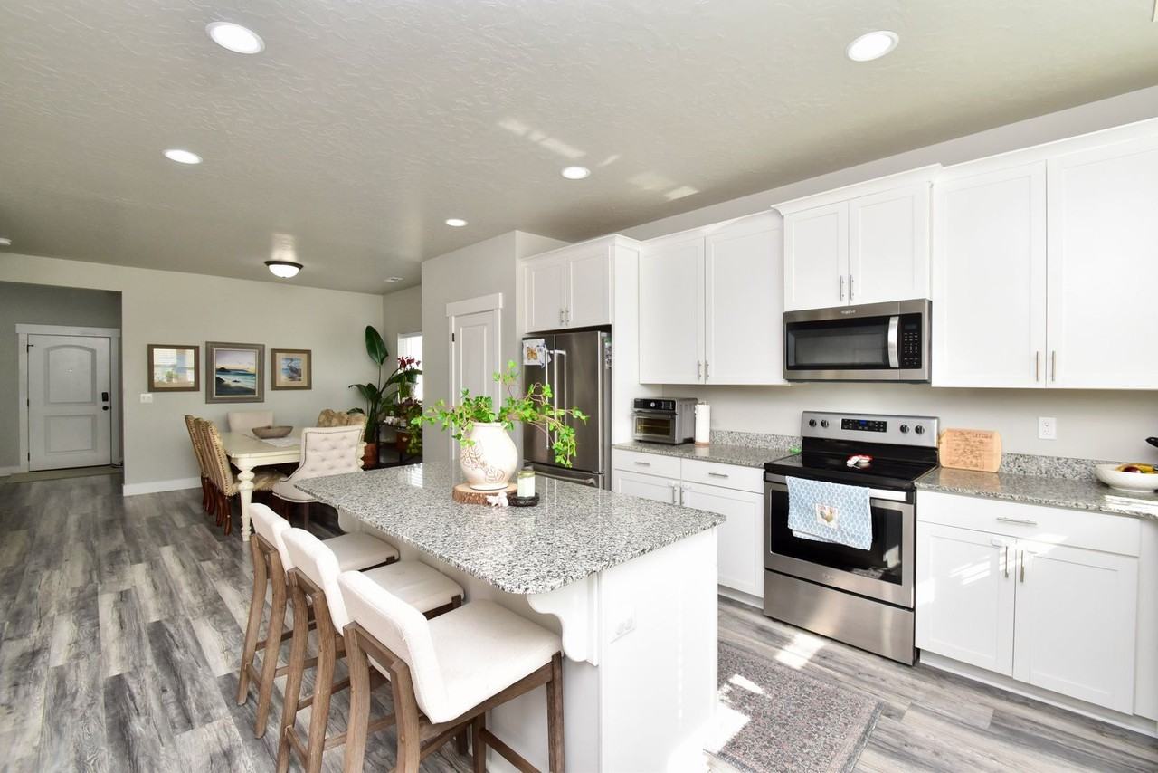 14753 S Palmerston Way - Photo 4 of 30
