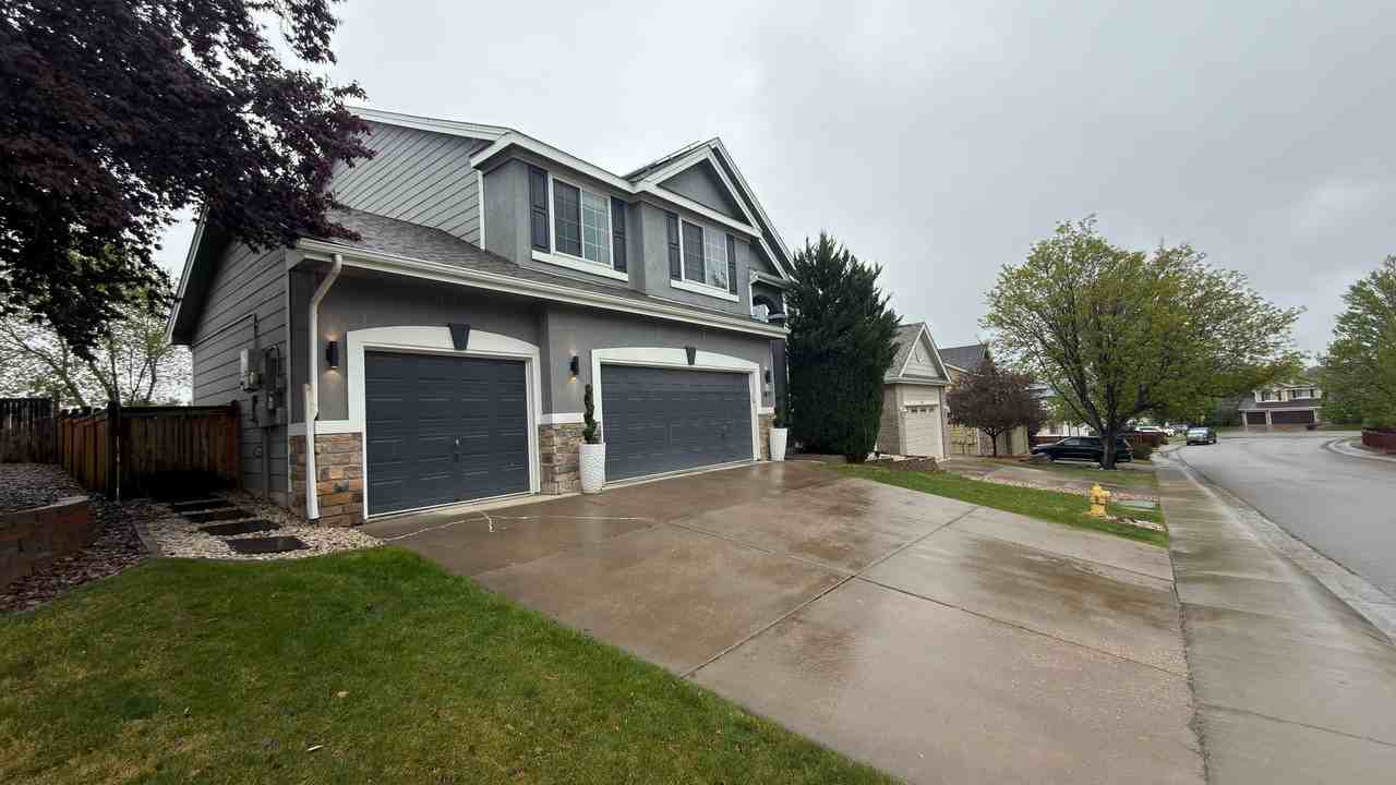 5811 Auburn Dr - Photo 2 of 38