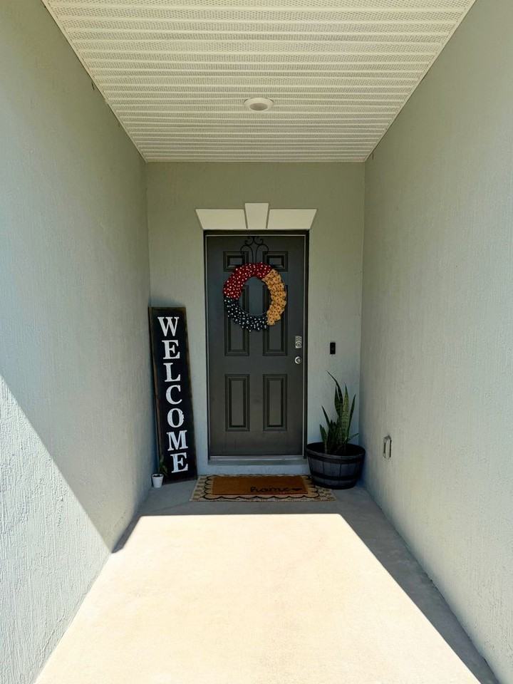 107 College St - Photo 2 of 39