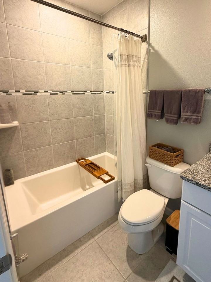 107 College St - Photo 4 of 39