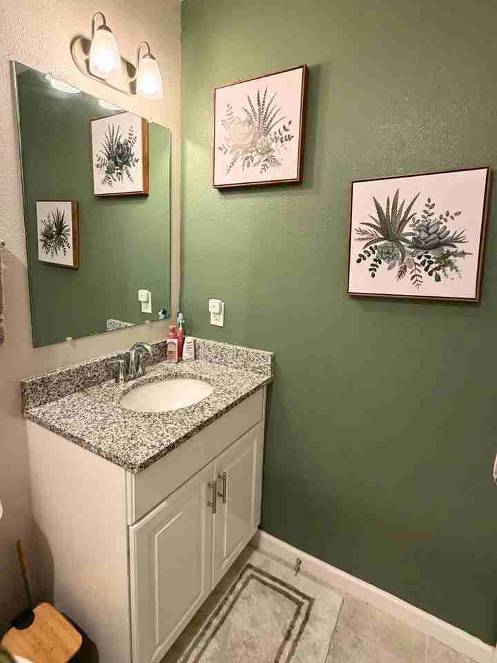 107 College St - Photo 5 of 39