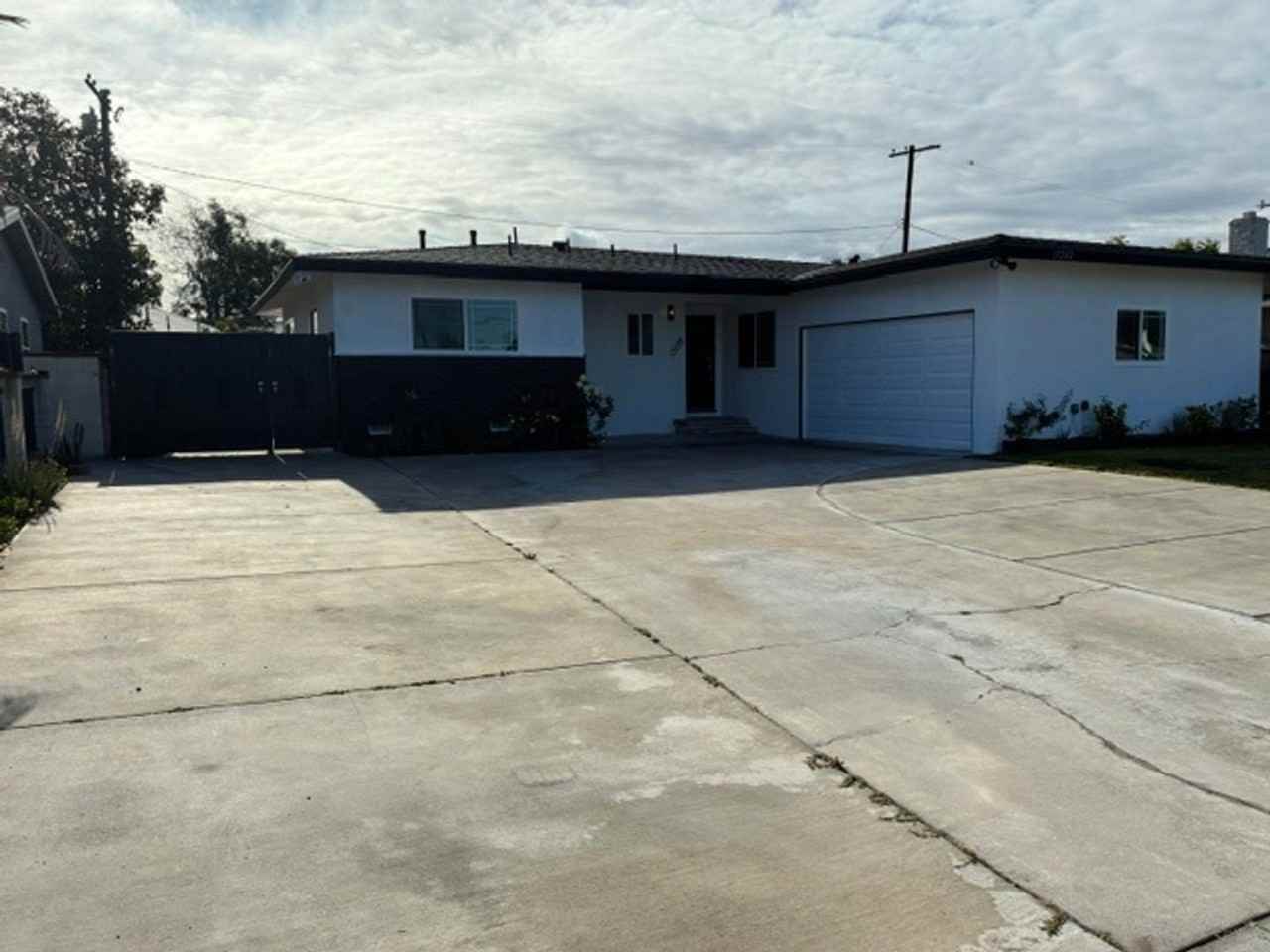 13282 Monroe St - Photo 3 of 50