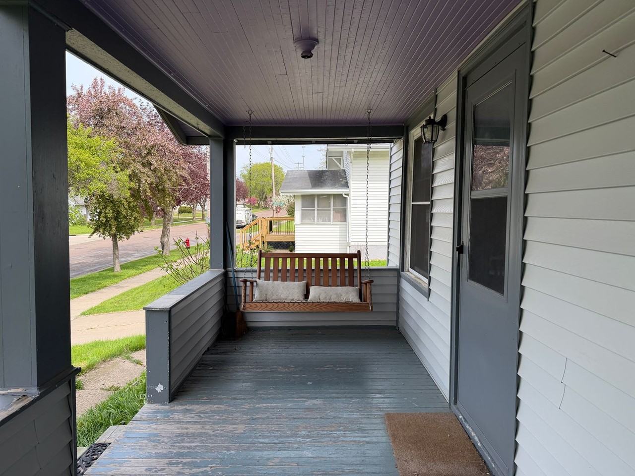 307 E Broadway St - Photo 2 of 42