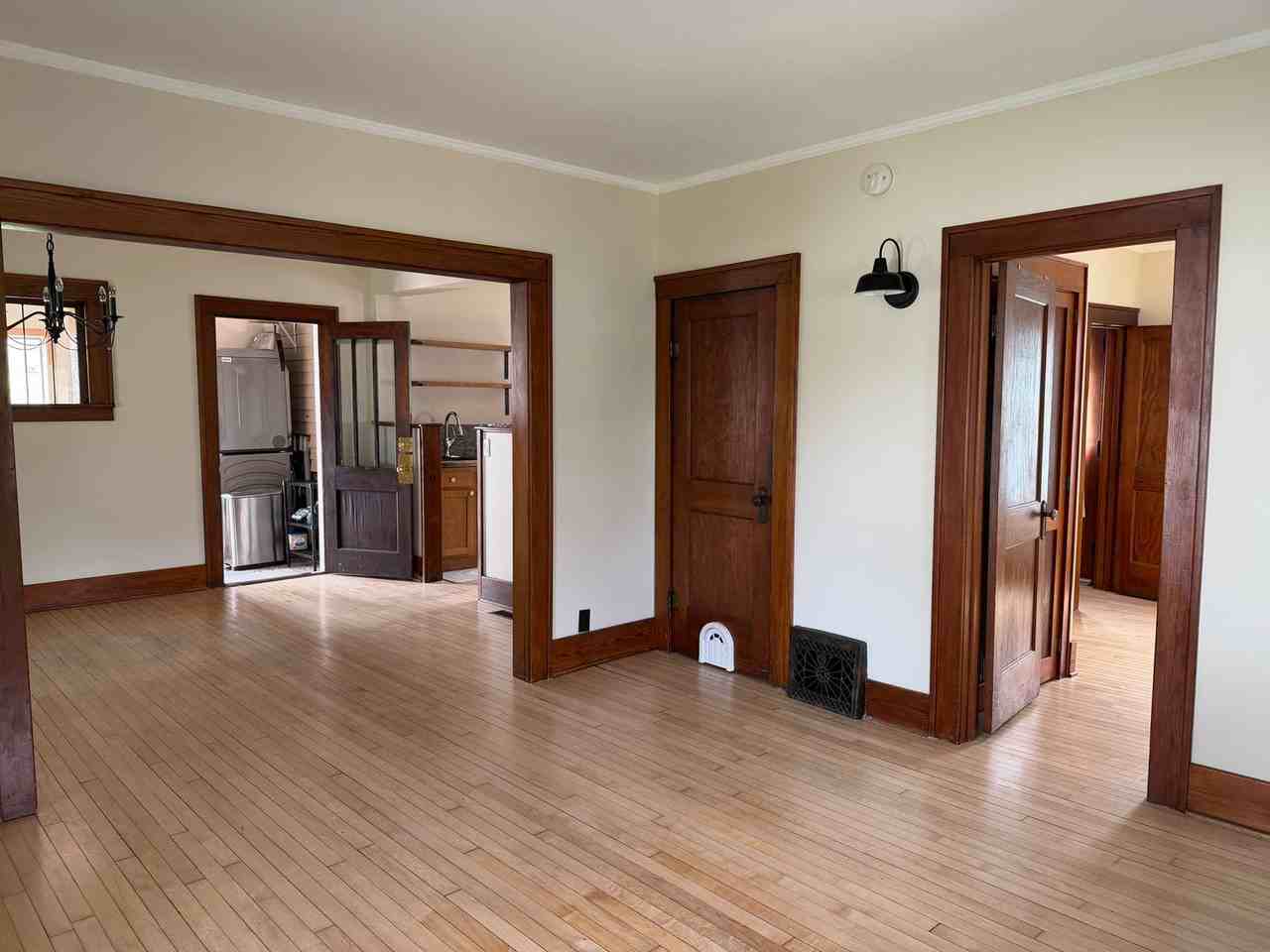 307 E Broadway St - Photo 5 of 42