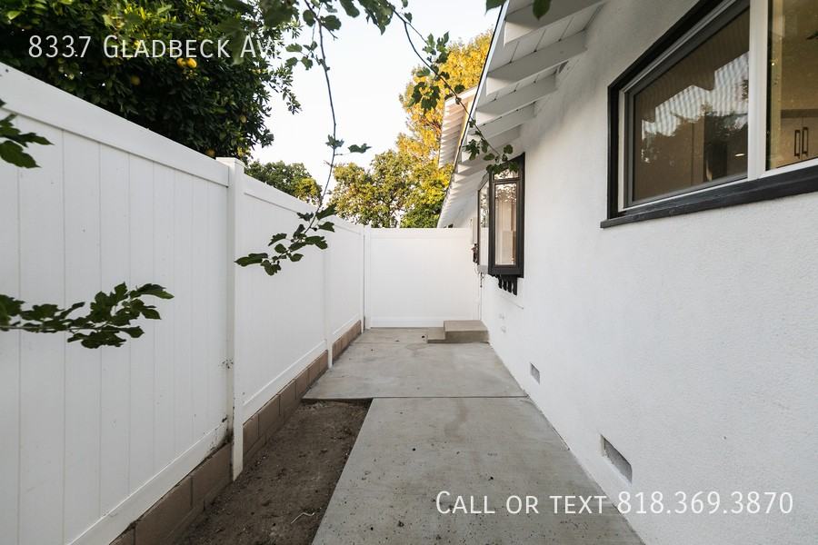 8337 Gladbeck Ave - Photo 3 of 29