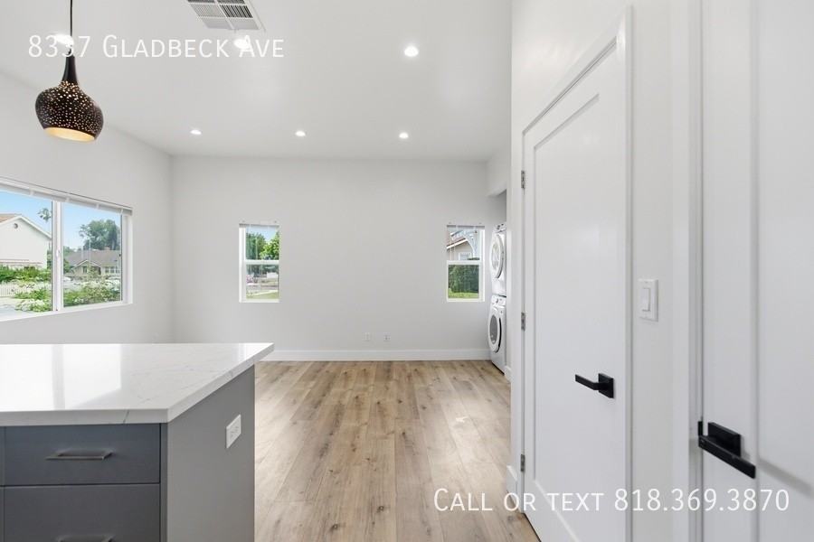8337 Gladbeck Ave - Photo 7 of 29