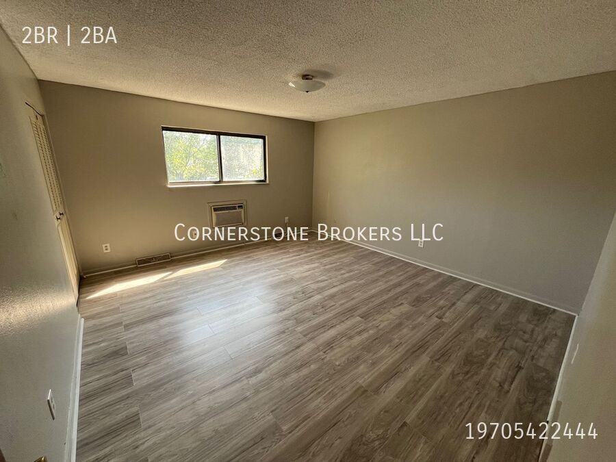 726 Lincoln St - Photo 3 of 9