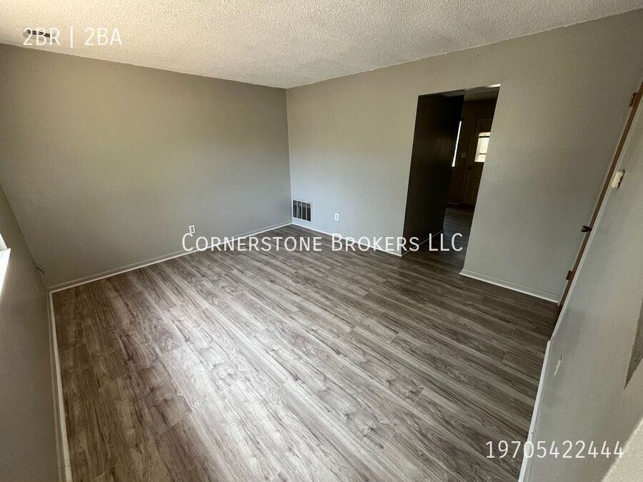 726 Lincoln St - Photo 4 of 9