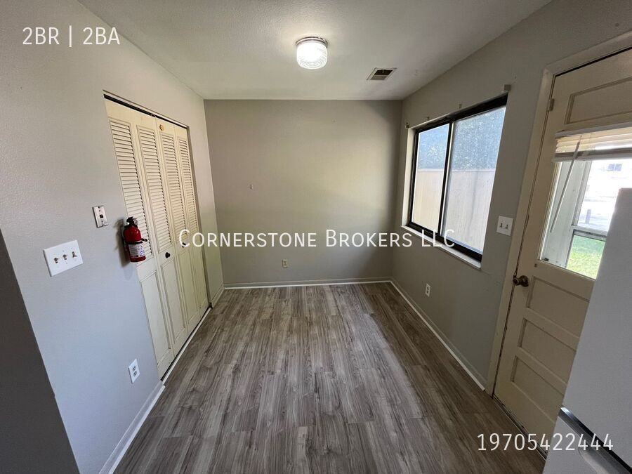 726 Lincoln St - Photo 7 of 9