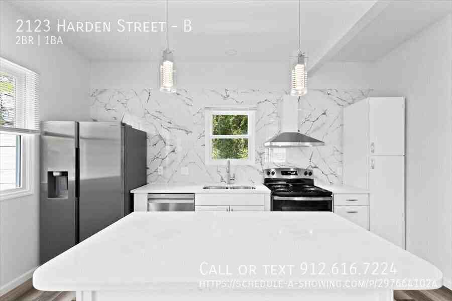 2123 Harden St #B - Photo 7 of 26