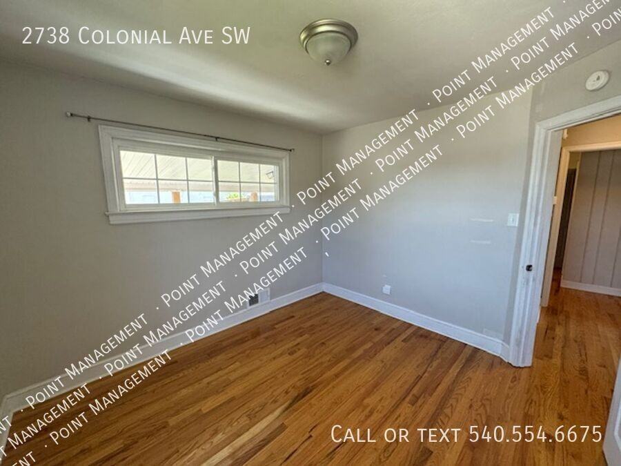2738 Colonial Ave Sw - Photo 6 of 9