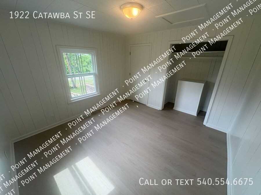 1922 Catawba St Se - Photo 4 of 15
