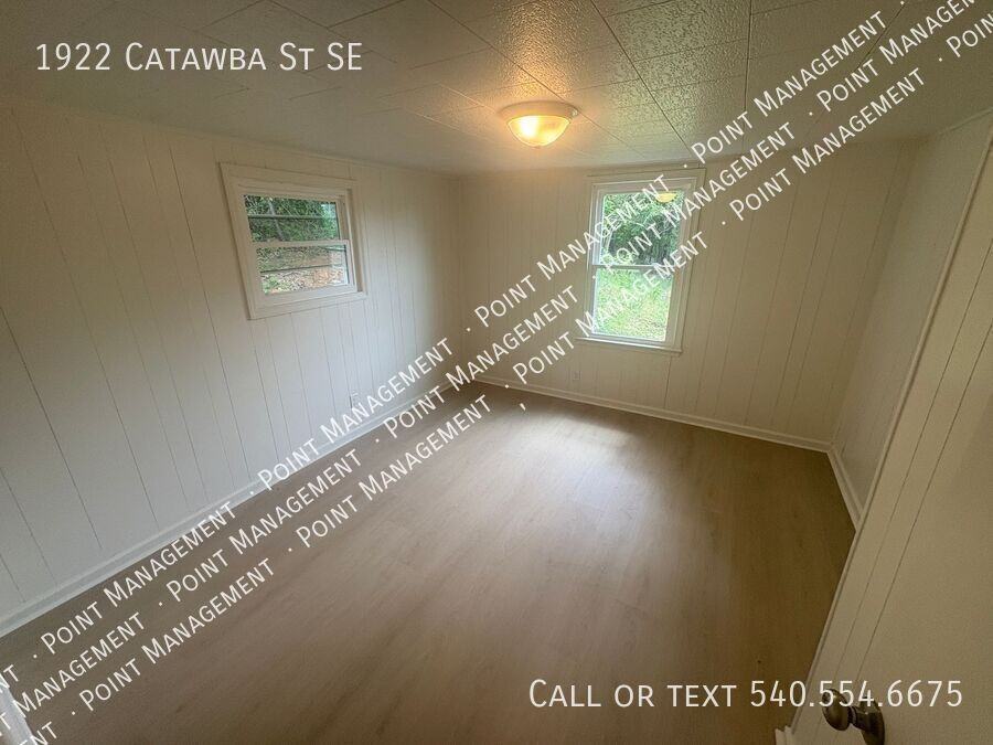 1922 Catawba St Se - Photo 5 of 15
