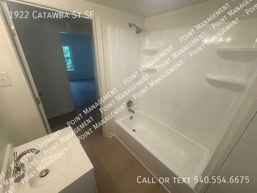 1922 Catawba St Se - Photo 7 of 15