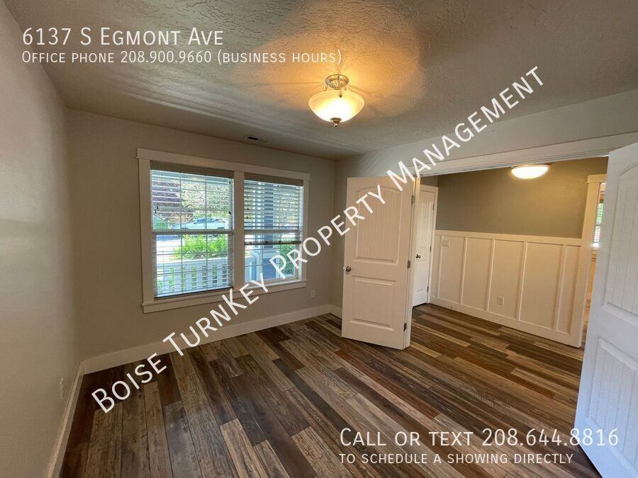 6137 S Egmont Ave - Photo 6 of 42