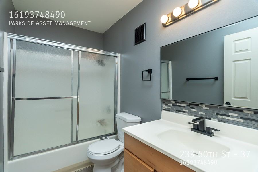 239 50th St #37 - Photo 4 of 20