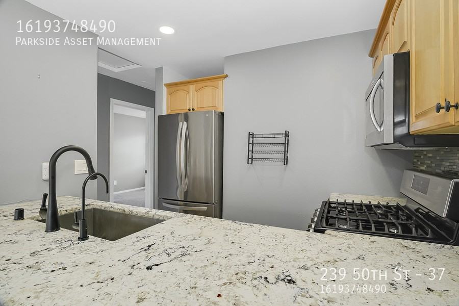 239 50th St #37 - Photo 6 of 20