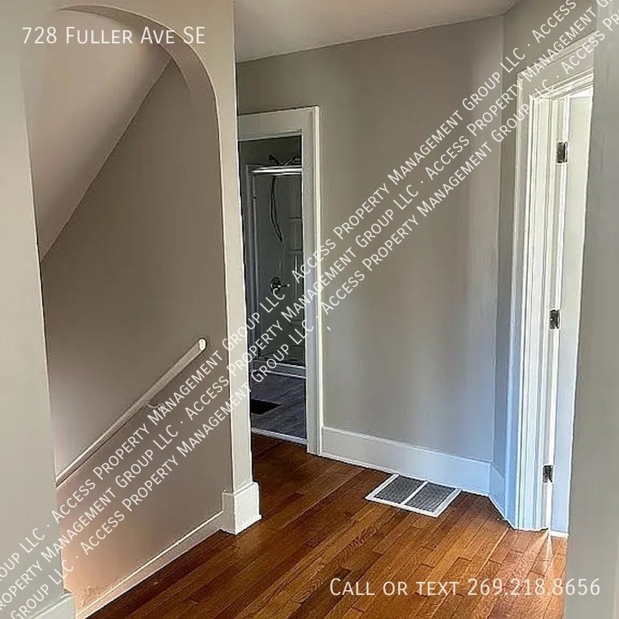 728 Fuller Ave Se - Photo 2 of 26