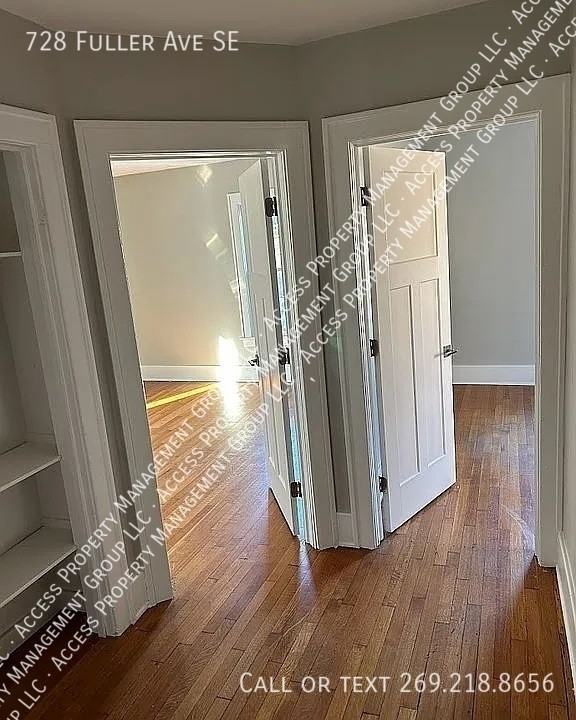 728 Fuller Ave Se - Photo 6 of 26