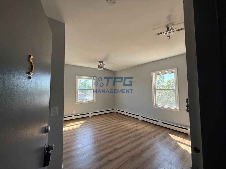 42 Lester St #5 - Photo 5 of 6