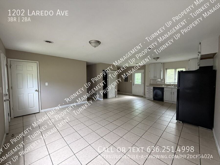 1202 Laredo Ave - Photo 6 of 19