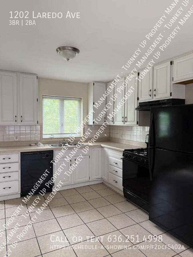 1202 Laredo Ave - Photo 7 of 19
