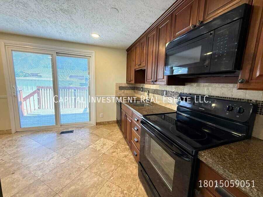 1102 E Sego Lily Dr - Photo 3 of 22
