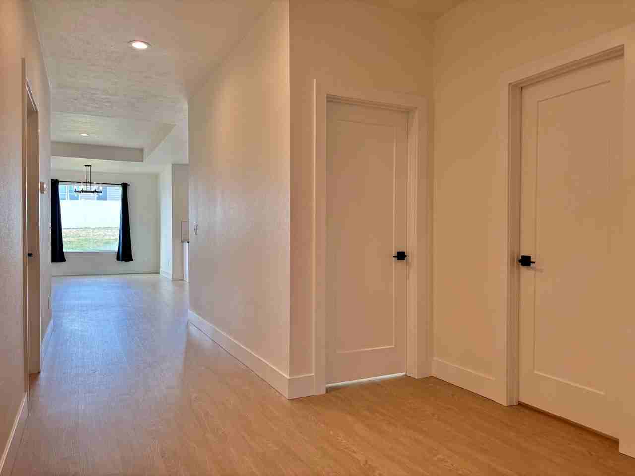 842 Greenfield Dr - Photo 2 of 18