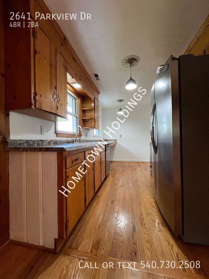 2641 Parkview Dr - Photo 4 of 42