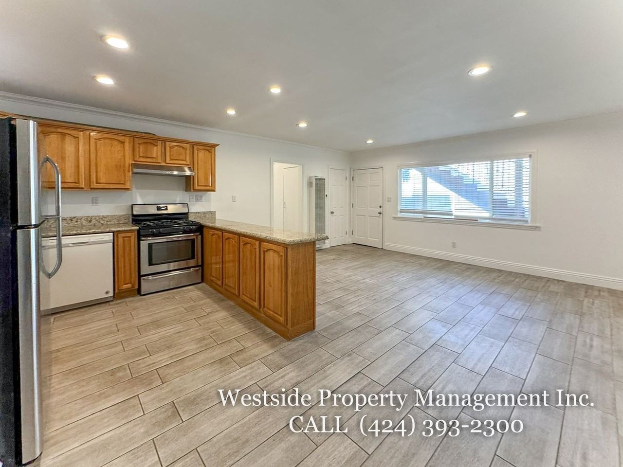627 Westminster Ave #2 - Photo 5 of 17
