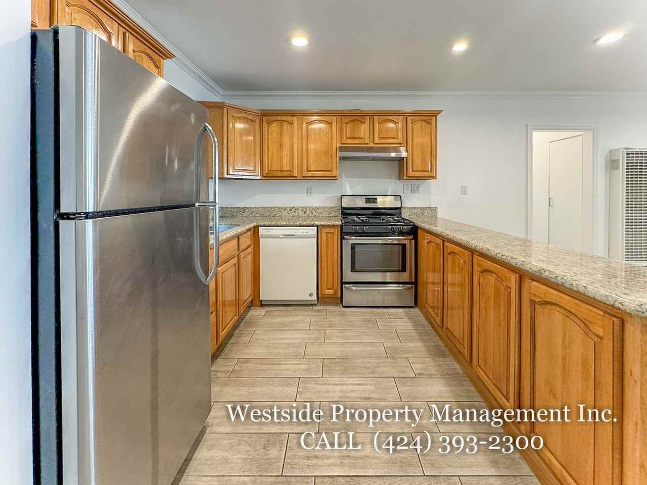627 Westminster Ave #2 - Photo 6 of 17