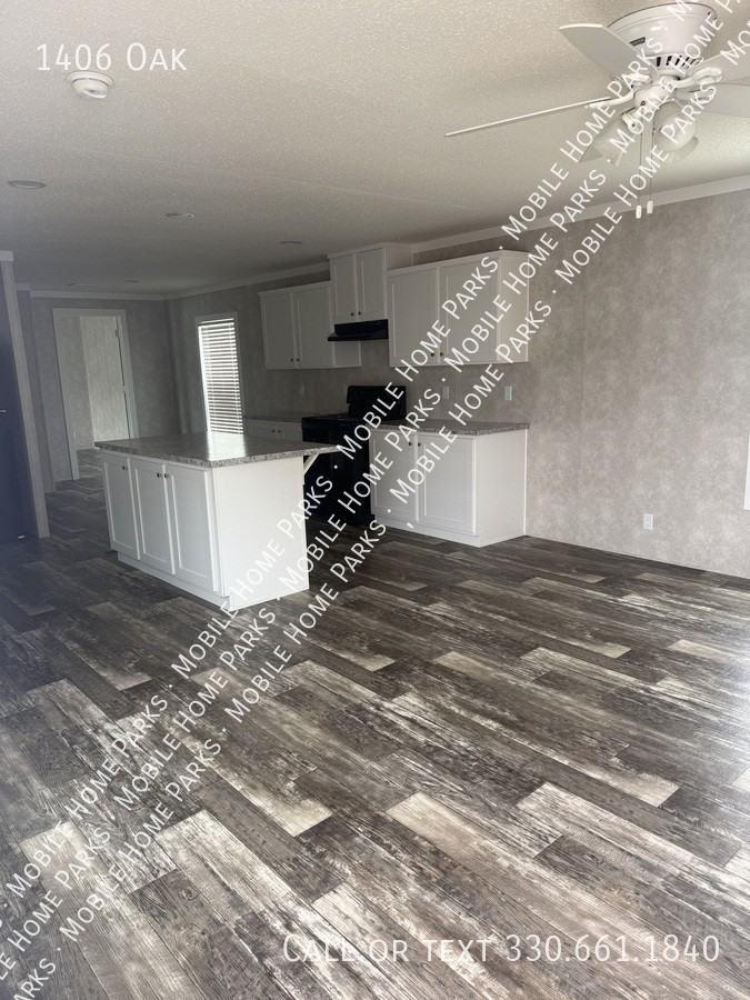 1406 Oak St - Photo 2 of 11