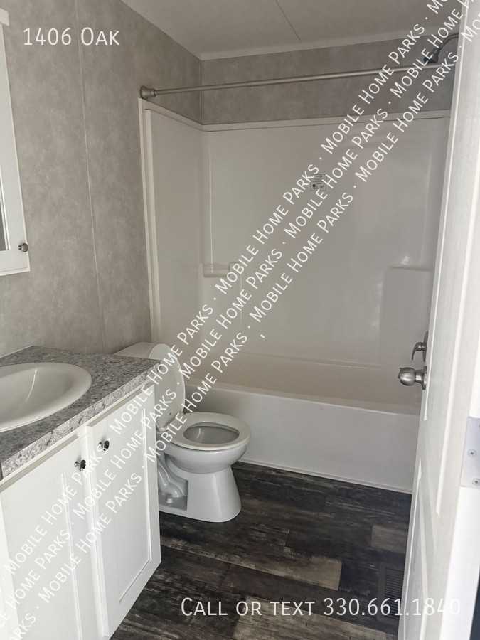 1406 Oak St - Photo 7 of 11