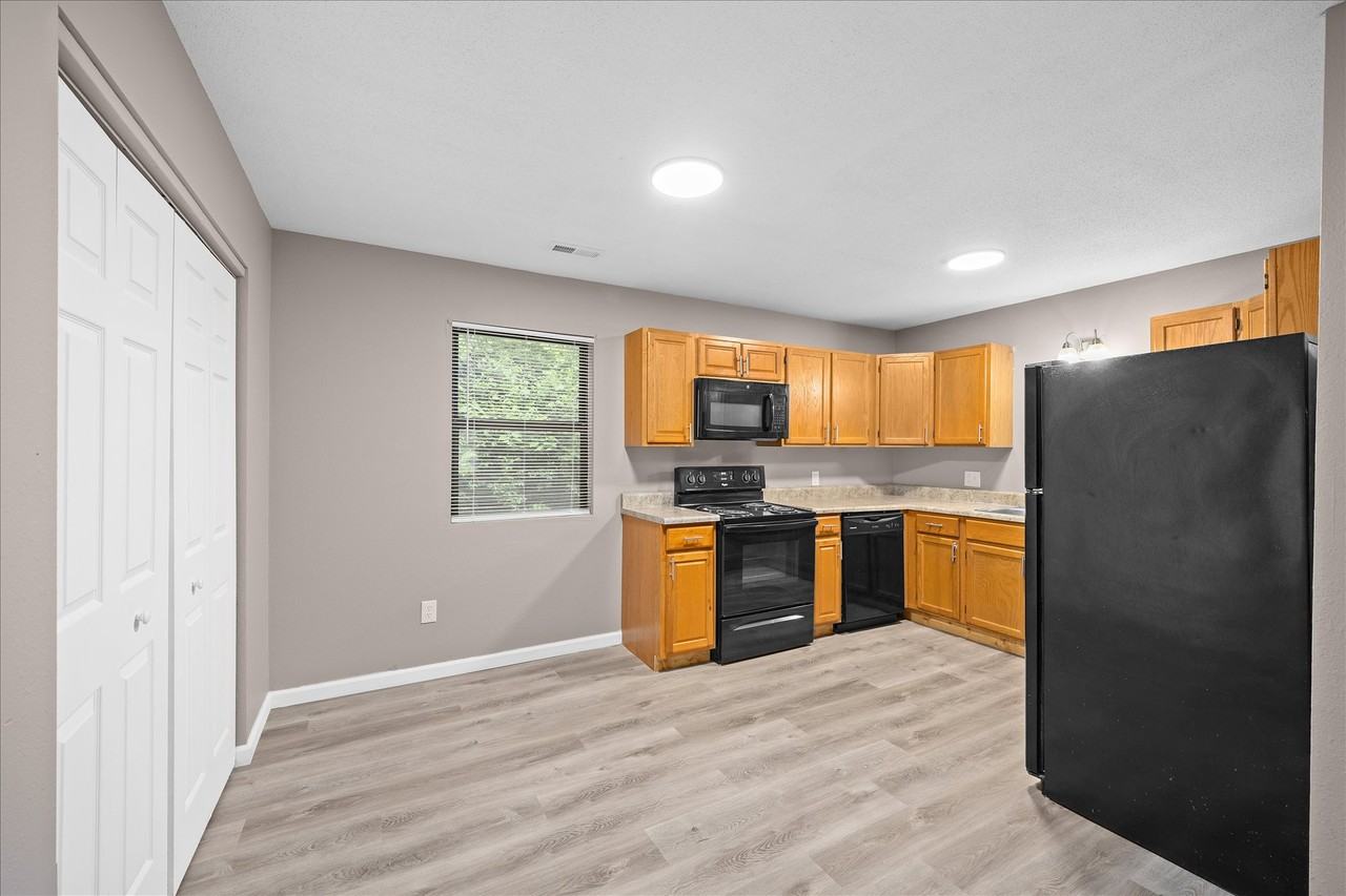 443 M St #2 - Photo 2 of 12