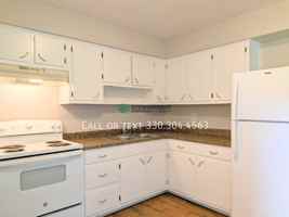 featured image of 614 Highland Dr #B1