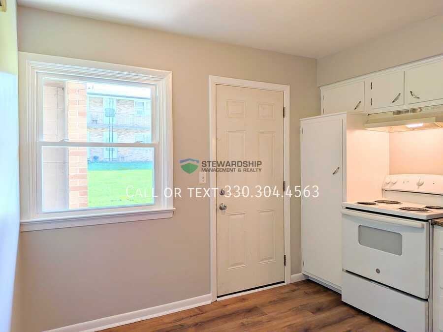 614 Highland Dr #B1 - Photo 2 of 16